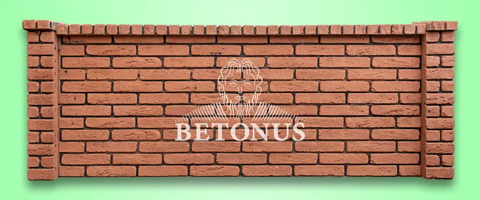 Betonový plot ve vzoru cihla - BETONUS s.r.o.